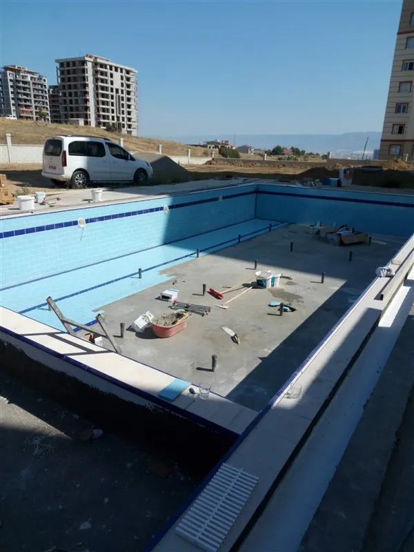 Safir Havuzları ile hayalinizdeki yüzme havuzuna sahip olun. Uzman ekibimizle tasarım ve imalat sürecinde size özel hizmet sunuyoruz.